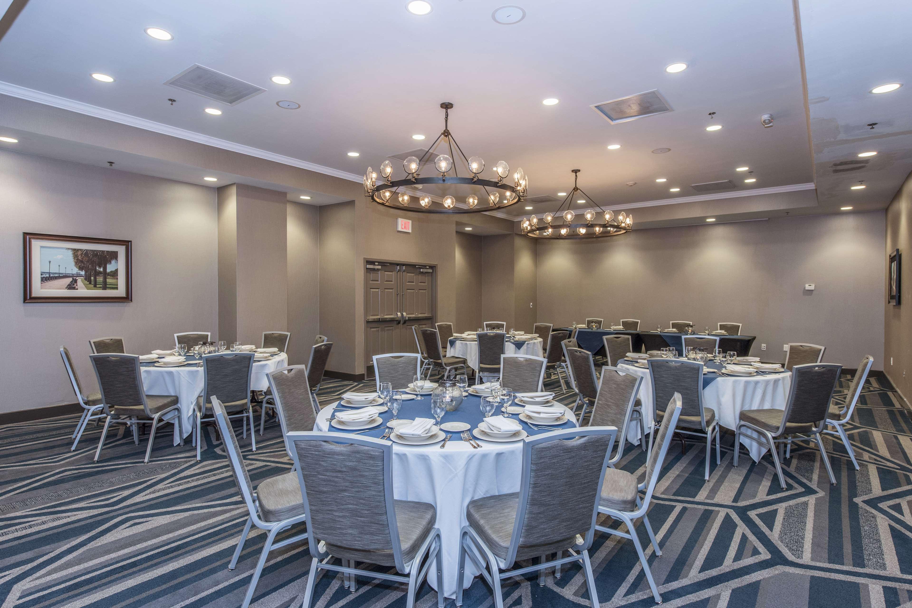 Hotel Doubletree By Hilton North Charleston - Convention Center Extérieur photo