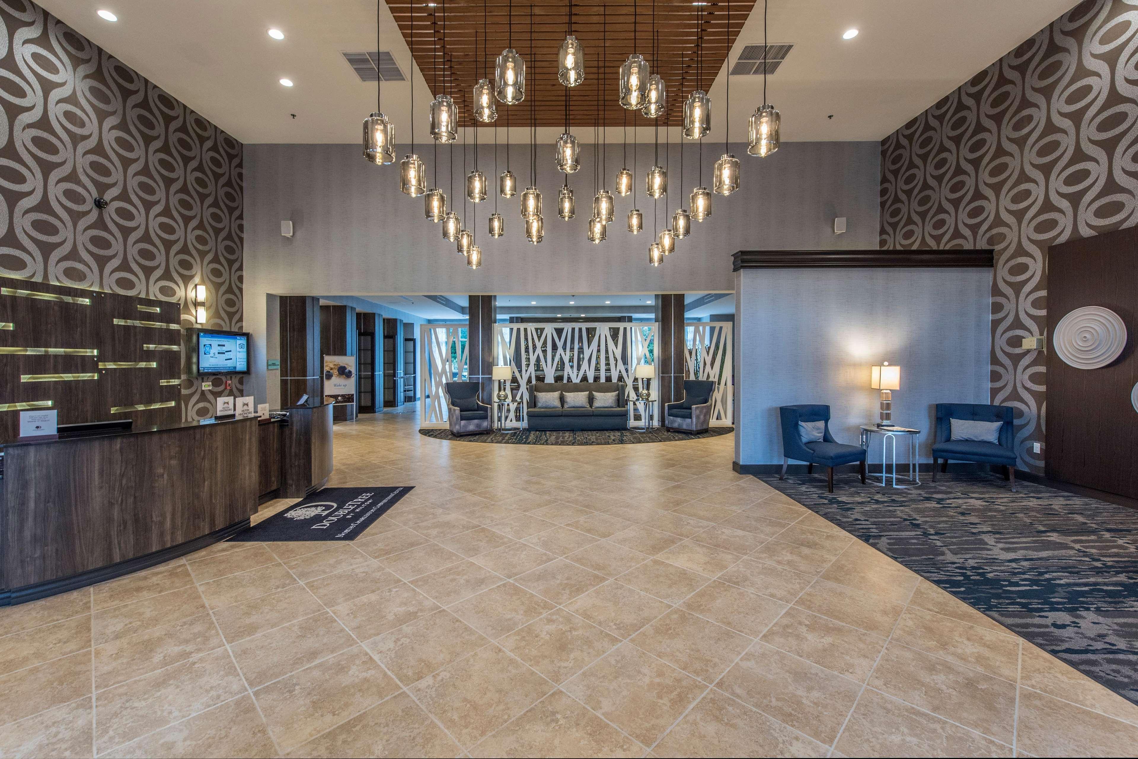 Hotel Doubletree By Hilton North Charleston - Convention Center Extérieur photo