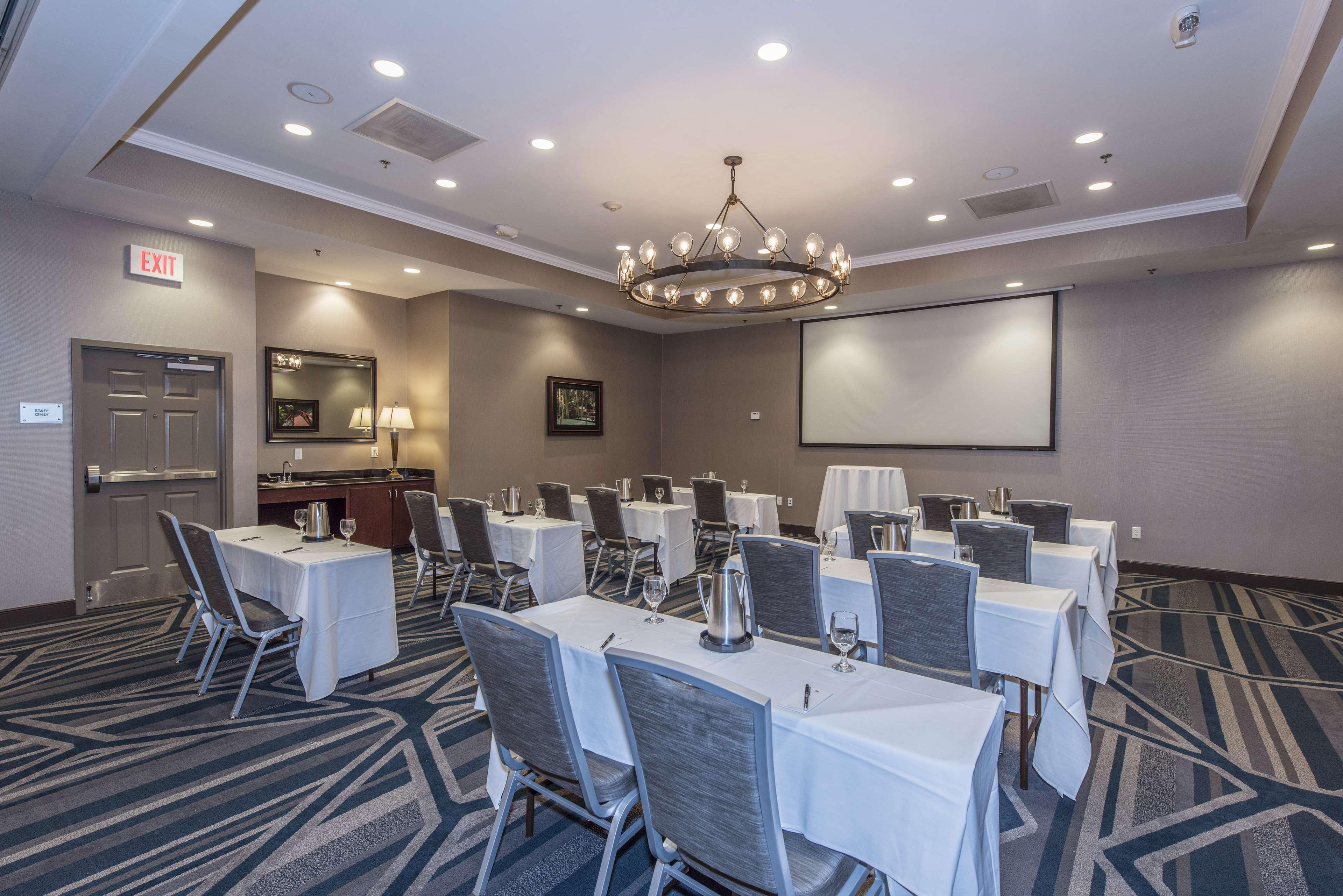 Hotel Doubletree By Hilton North Charleston - Convention Center Extérieur photo
