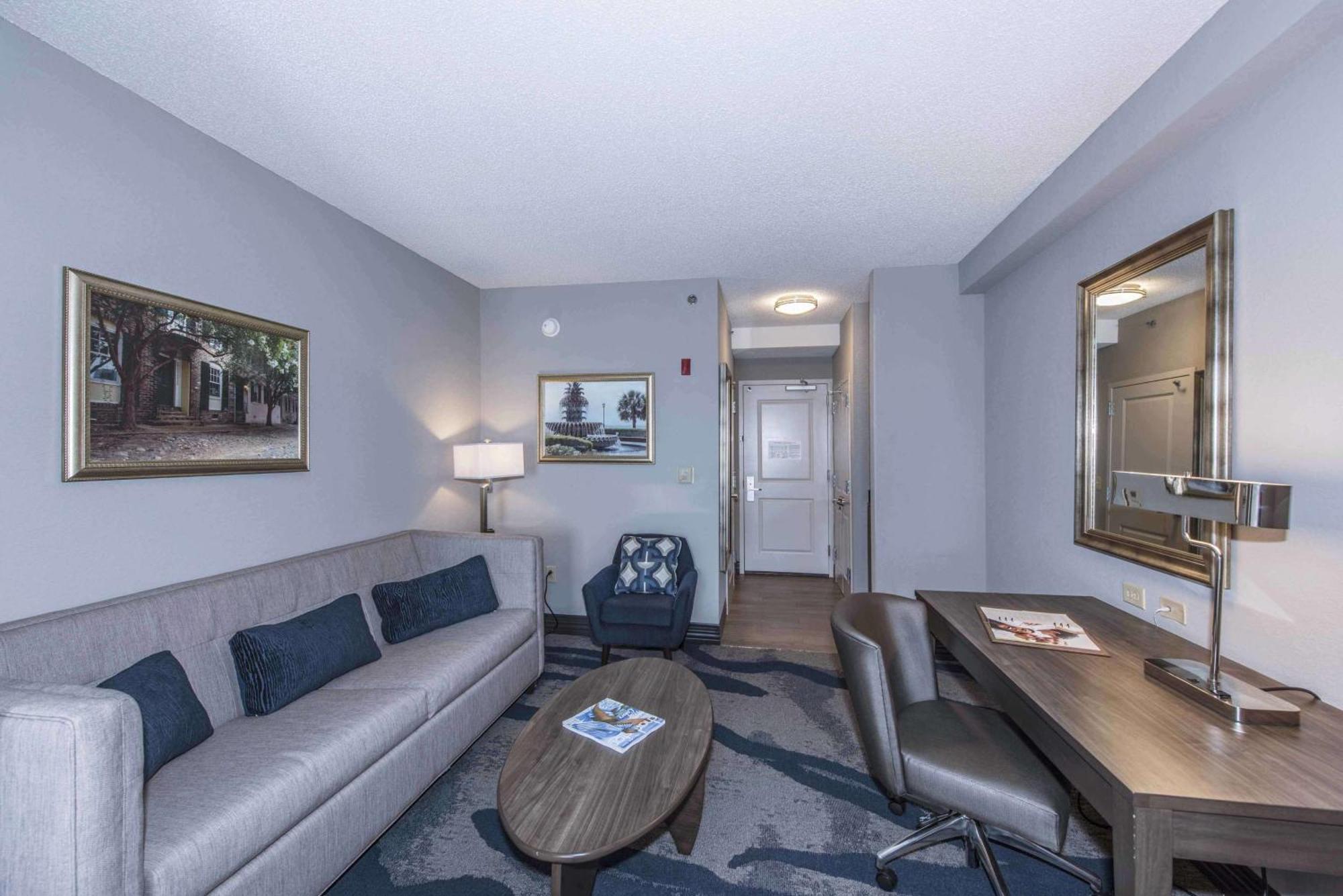 Hotel Doubletree By Hilton North Charleston - Convention Center Extérieur photo