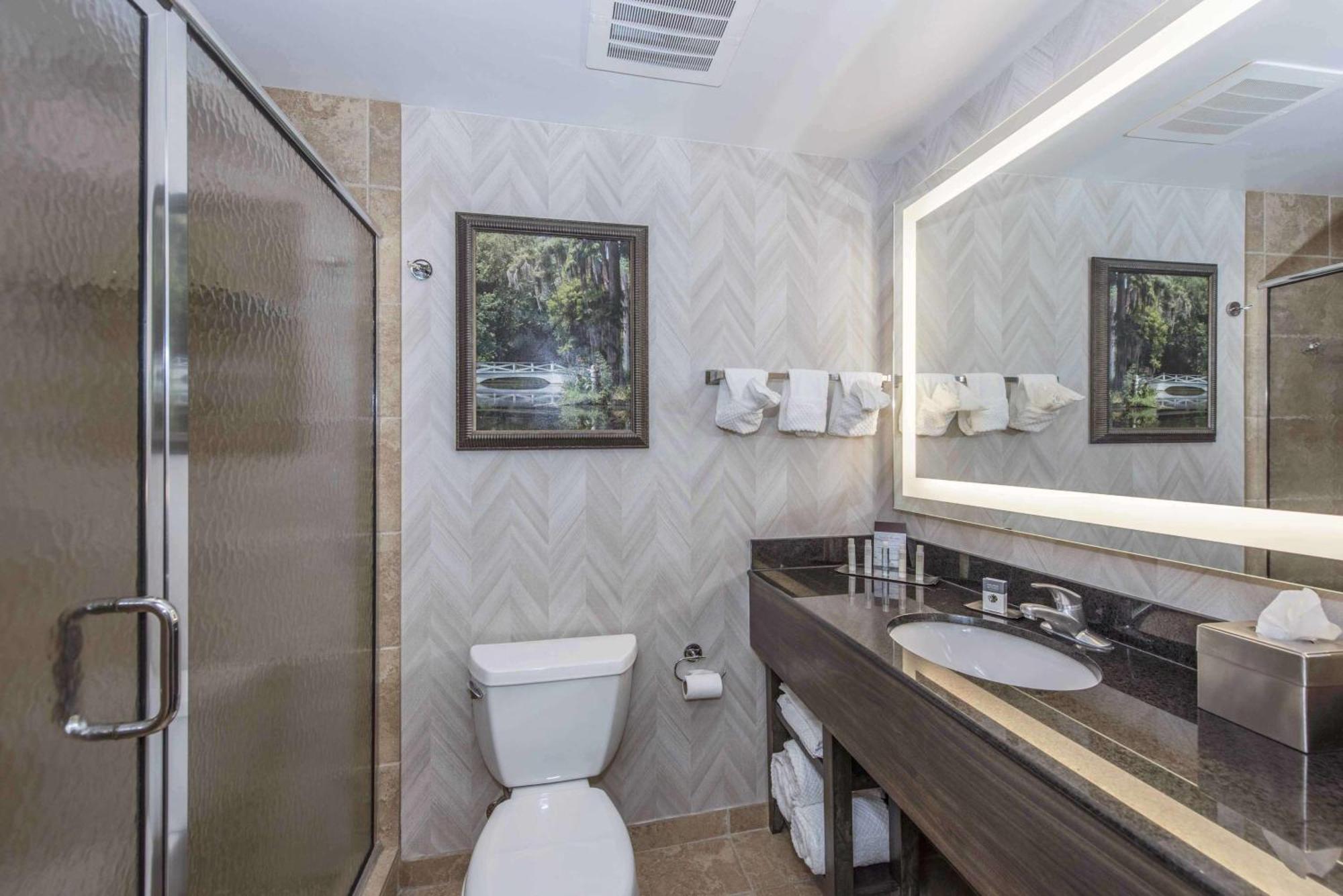 Hotel Doubletree By Hilton North Charleston - Convention Center Extérieur photo