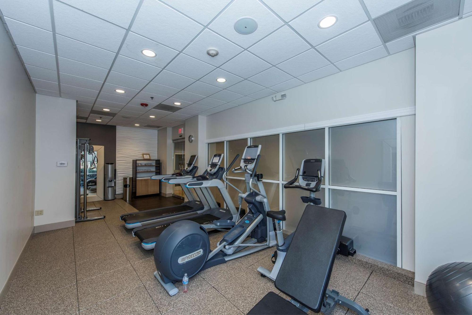 Hotel Doubletree By Hilton North Charleston - Convention Center Extérieur photo