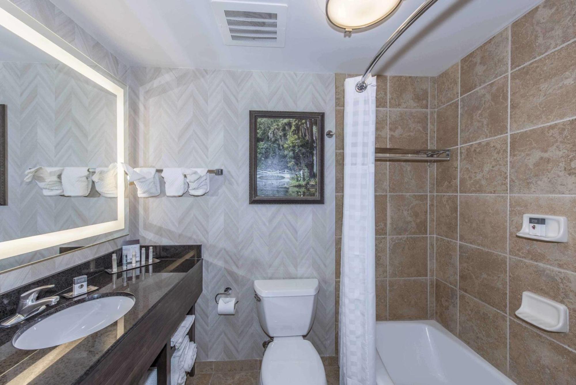 Hotel Doubletree By Hilton North Charleston - Convention Center Extérieur photo