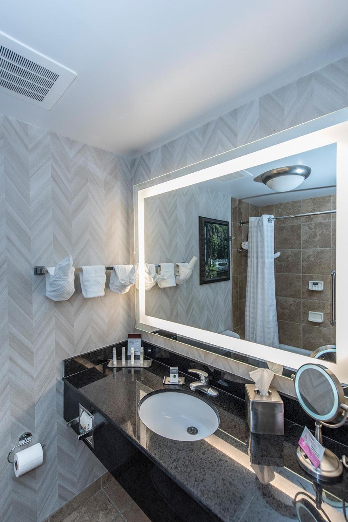 Hotel Doubletree By Hilton North Charleston - Convention Center Extérieur photo